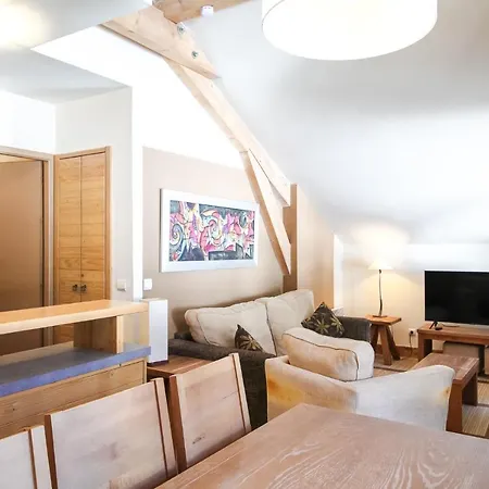 Cosy, Modern 2-bed With Fireplace & Beautiful Views Apartment Flaine