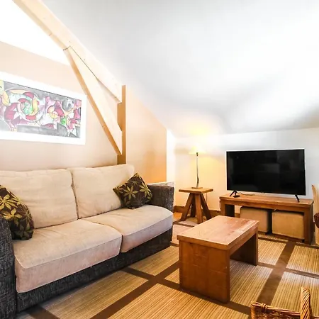 Cosy, Modern 2-bed With Fireplace & Beautiful Views *