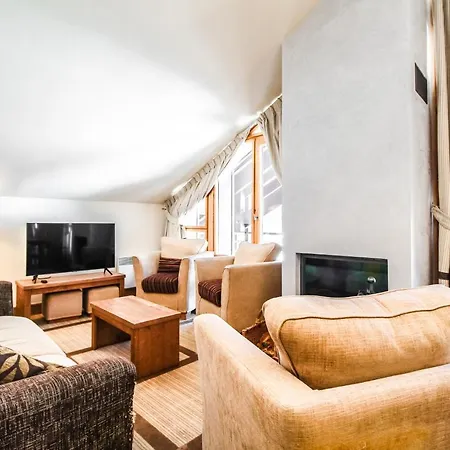 Cosy, Modern 2-bed With Fireplace & Beautiful Views Apartment