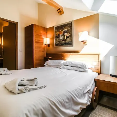 Cosy, Modern 2-bed With Fireplace & Beautiful Views Apartment