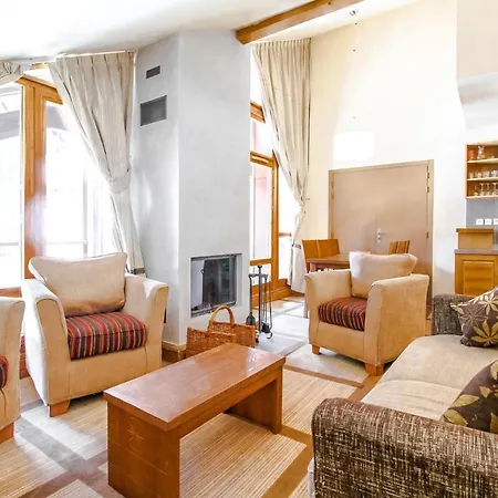 Apartment Cosy, Modern 2-bed With Fireplace & Beautiful Views