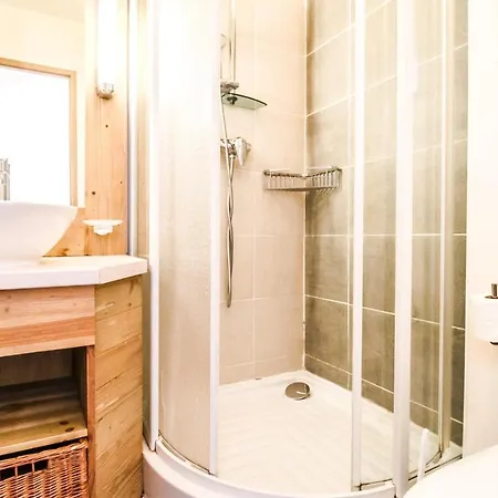 Cosy, Modern 2-bed With Fireplace & Beautiful Views *