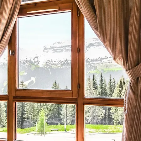 Cosy, Modern 2-bed With Fireplace & Beautiful Views